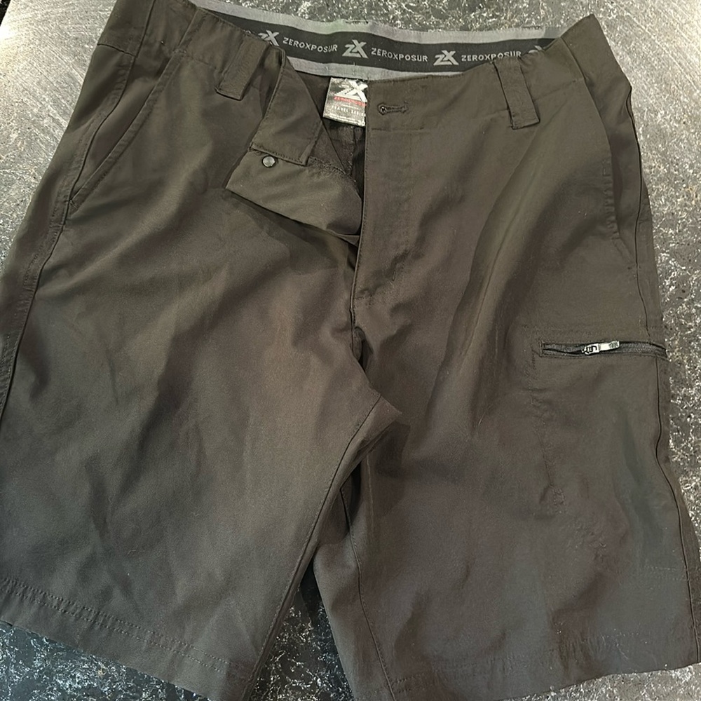 Men’s golf shorts size 30